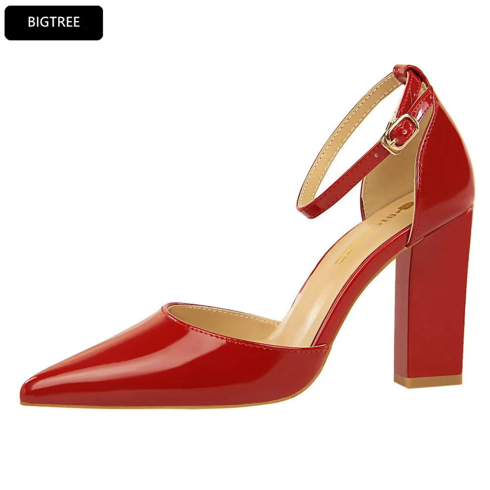 

Fashion 2018 New Shallow Square Heels 9.5 CM Buckle Pointed Toe Women High Heels Shoes Platform Sandals Patent Leather Shoes Red