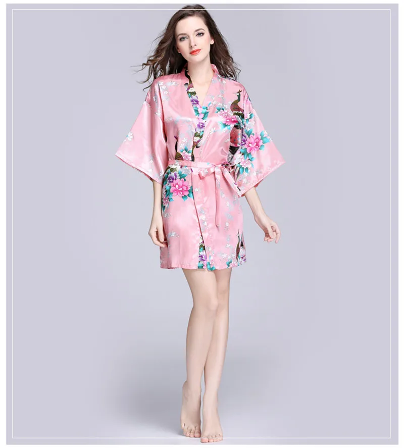 Пижамы Для женщин шелковый халат Шелковый Лето выпад Половина рукава до колена Длина сна Одежда Цветочный Павлин пижамы с принтом большой