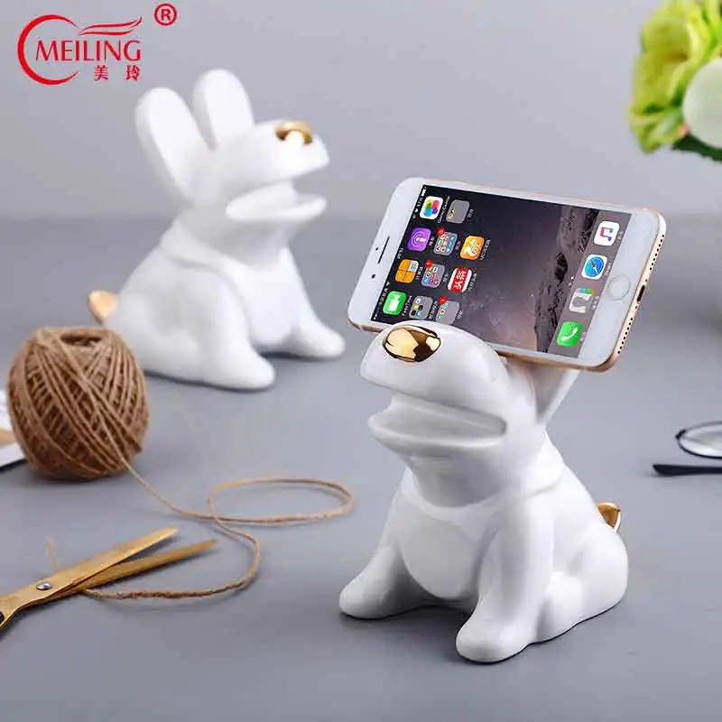 

Nordic White & Gold Ceramic Dog Figurine Home Decor Office Table Collectible Statues Gift For Boyfriend Boss Funny Phone Holder