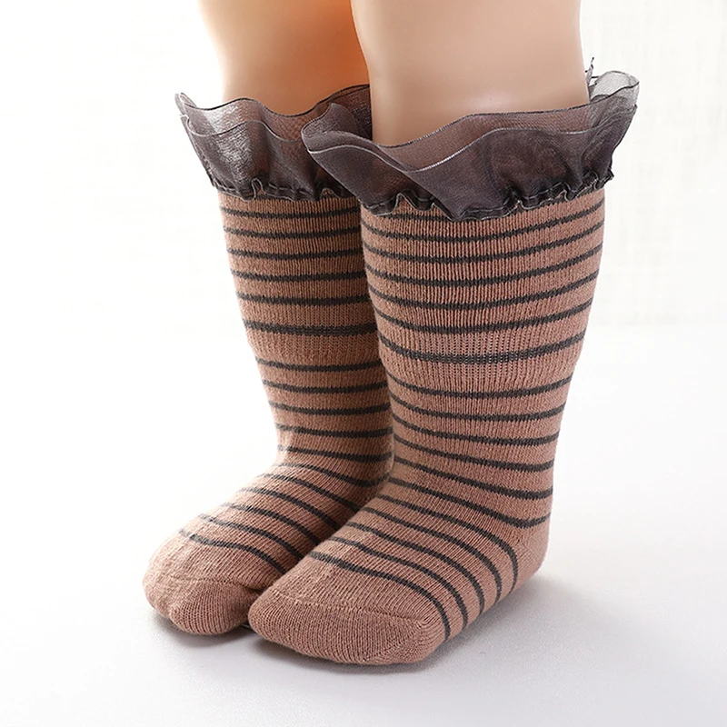 Новые Мягкие хлопковые детские носки в полоску для мальчиков и девочек, милые стильные детские носки с кружевом, носки для малышей 0-3 лет