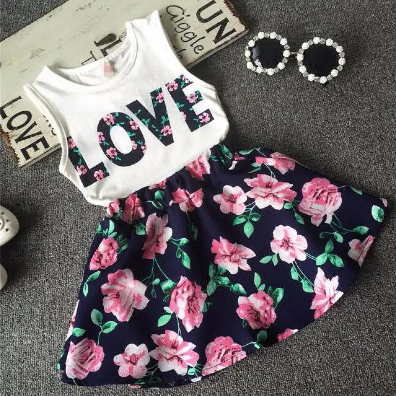 

2018 new European and American children's wear girls LOVE letter printing sleeveless vest + child skirt two sets of 3T-10T