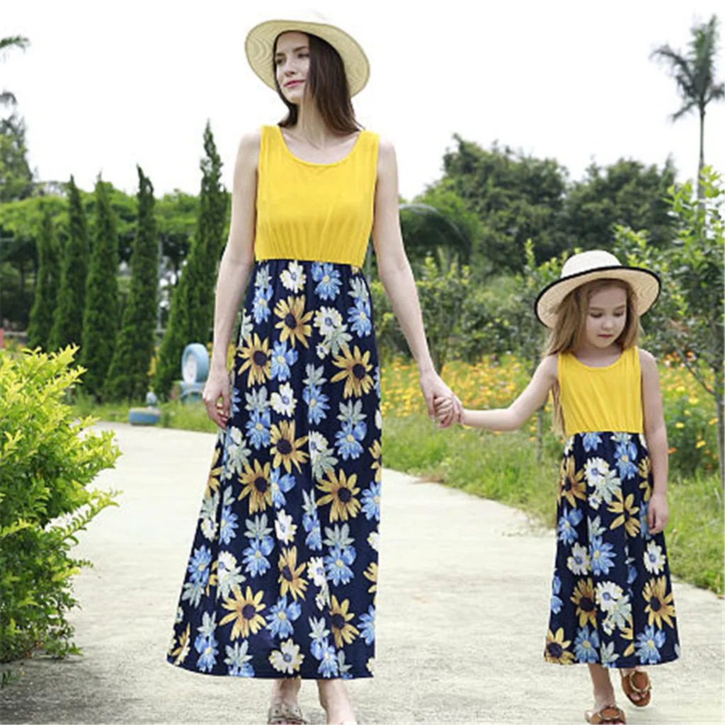 

Family Matching Outfits Mommy＆Me Women Family Summer Sleeveless Splice Floral Striped Print Dress Summer Sleeveless Dress Hot