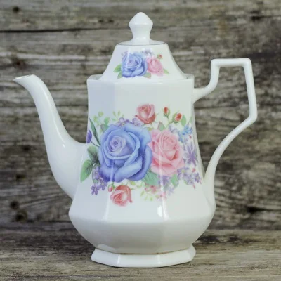 Fashion British Bone China Coffee Pot European Style Afternoon Tea Teaset Ceramic Teapot Coffee Pot Flower Tea Pot Porcelain Pot - Цвет: M