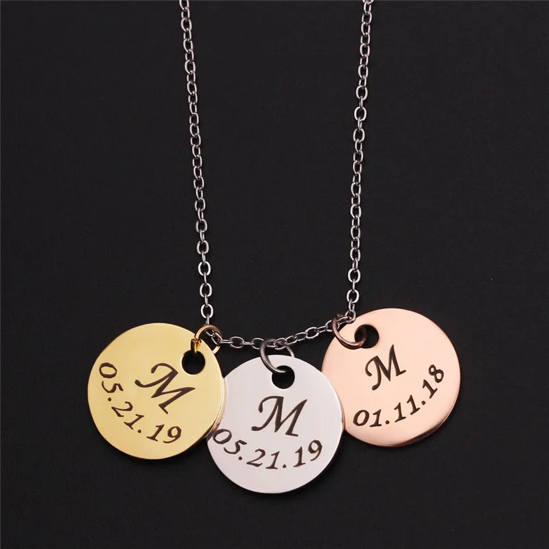 

2019 New Custom Round Necklace Stainless Steel Gold Silver Rose Gold Custom Date First Letter Name Pendant Necklace Couple Gift