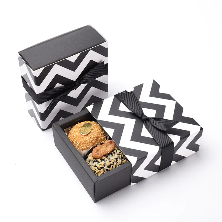 

High Grade Black White Wedding Gift Boxes Candy Box with Sweet Baby Shower Party Favor Packing Gift Box Decoration