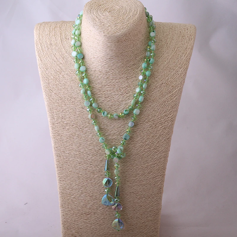 Long Knotted Halsband Crystal and Shell Pendant Necklace