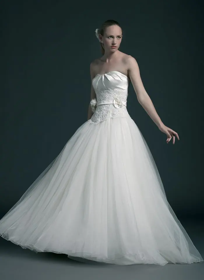 

$10 off per $100 order A-291 Stunning Strapless Zipper Lace Beadeds Tulle Bridal Wedding Gowns