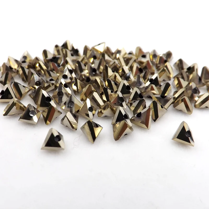 треугольные бусины