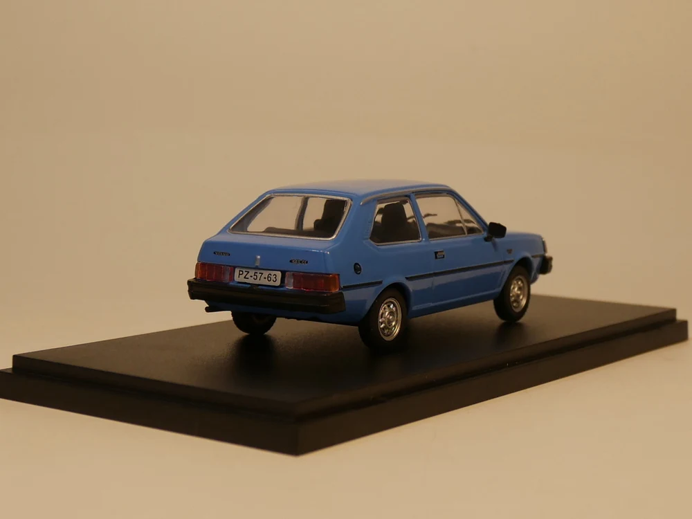 IST 1:43 Volvo 343 литая модель автомобиля