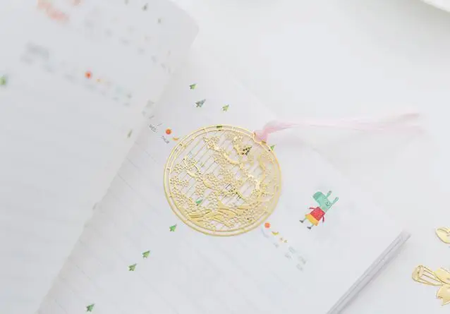 Сакура серии китайский стиль полые закладки творческий металл небольшой мини медные закладки розовый стримеры книга канцелярская папка