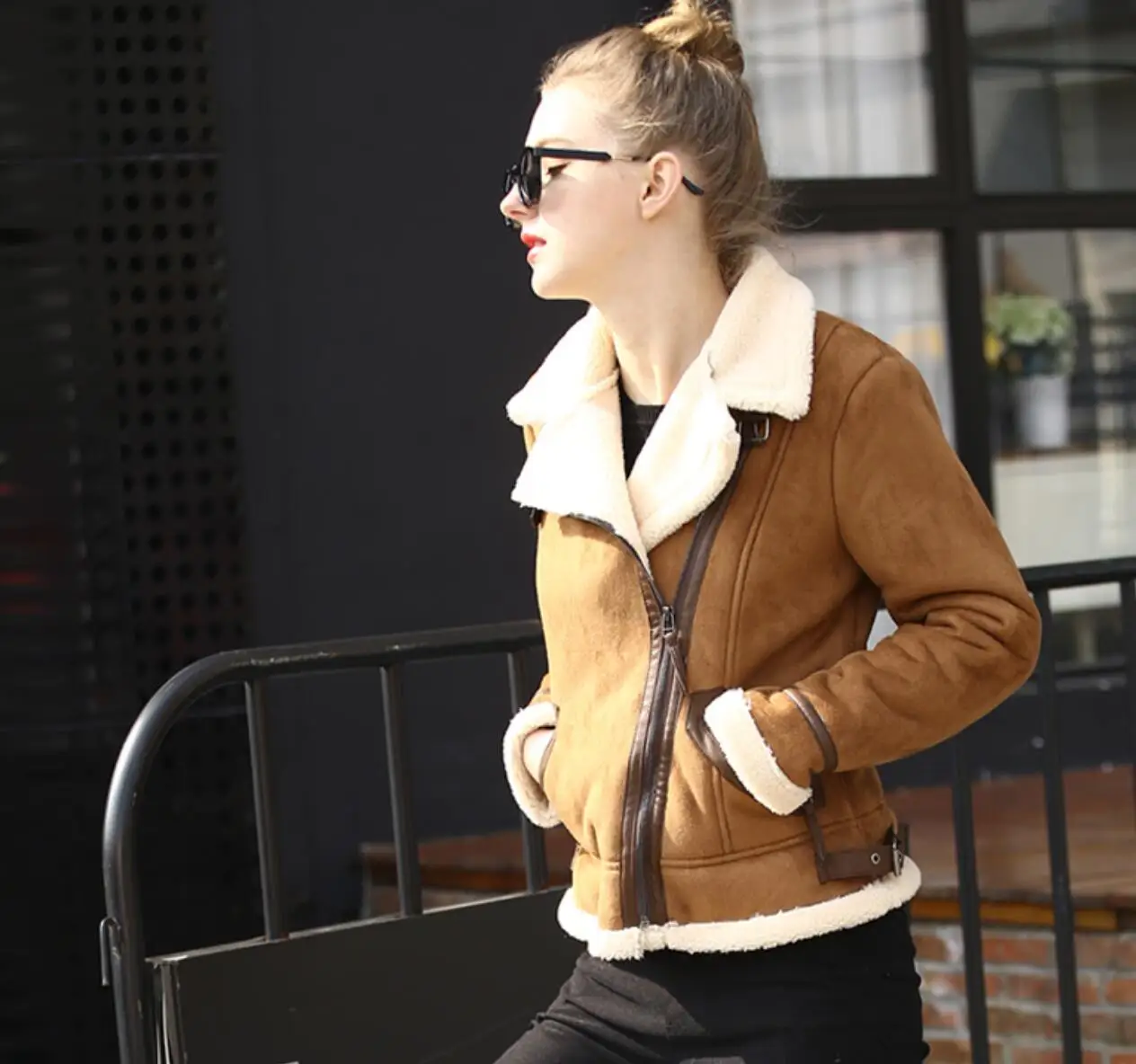 Women Faux Sheepskin Shearling Coat New Warm Suede Jacket Motorcycle Lamb Fur Coats Brown Leather Jacket AS30100
