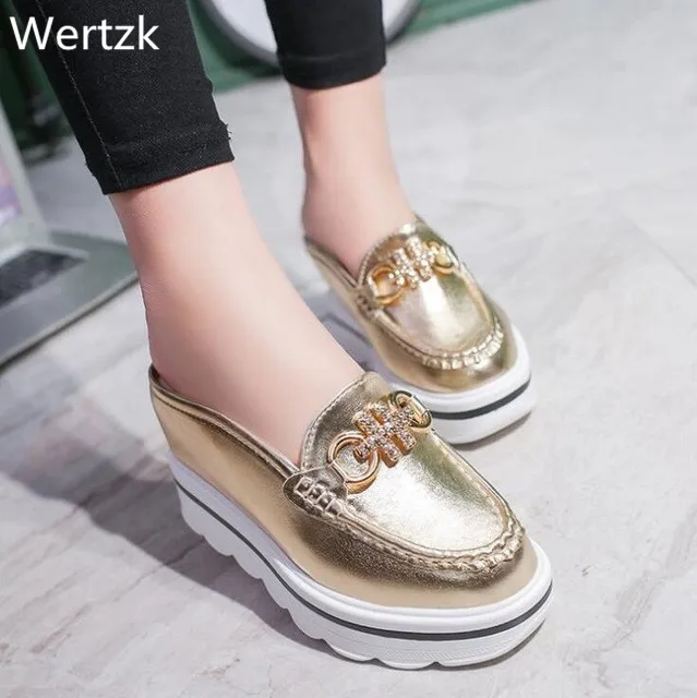 Wertzk женские босоножки с открытой пяткой; сандалии стразы цепочки с металлической пряжкой, дизайнерские шлепанцы; Baotou; обувь на платформе; Туфли на танкетке E243