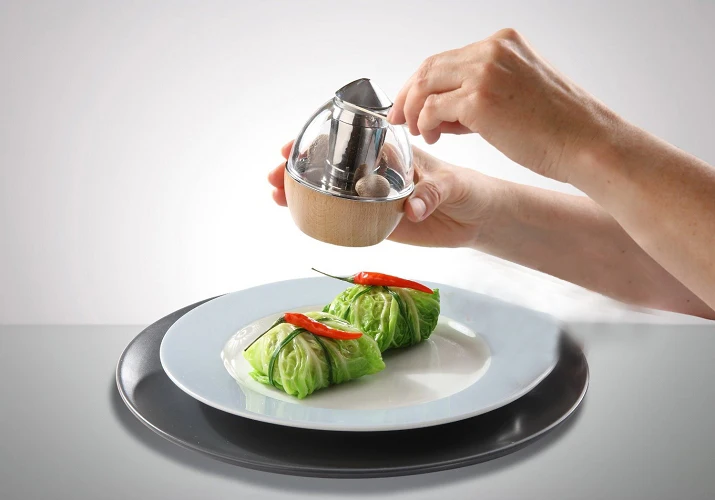 Good Quality German Brand Nutmeg Grinder Spice Nutmeg Mills Cardamono Manually Rotated Nutmeg