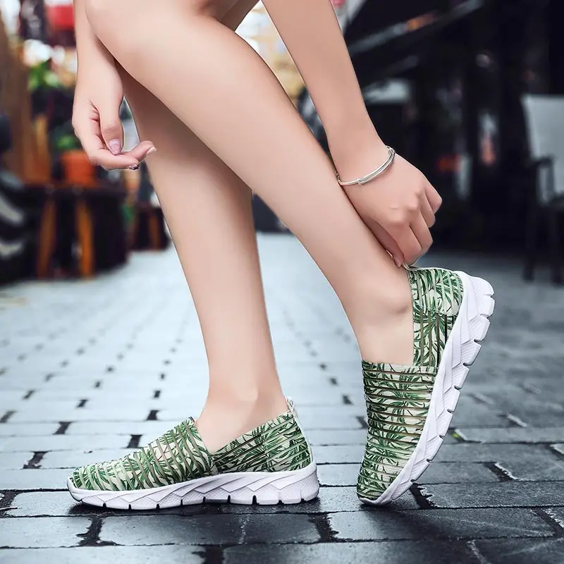 Летние легкие Женские спортивные туфли дышащие кроссовки для бега сетчатые без