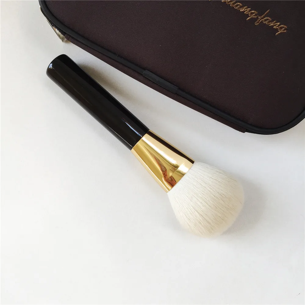 yani TF-SERIES BRONZER BRUSH 05 _ 2