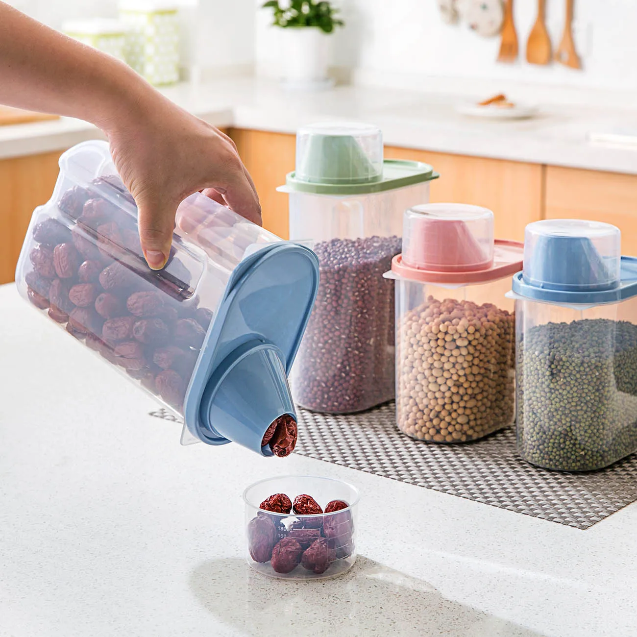 2.5L Plastic Food Container Sealed Crisper Grains Tank Storage Kitchen