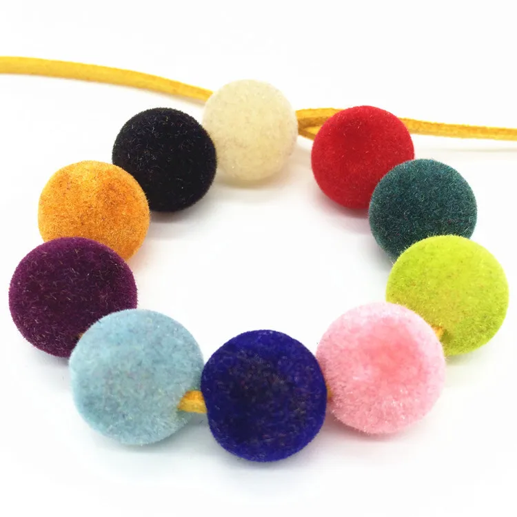 как сделать шарики из фетра для бус. бусы из фетра. украшение из фетра. ожерелье из фетра. украшение из фетра.