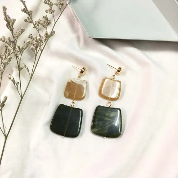 

2019 new design brand texture stitching two-color square earrings simple for women.