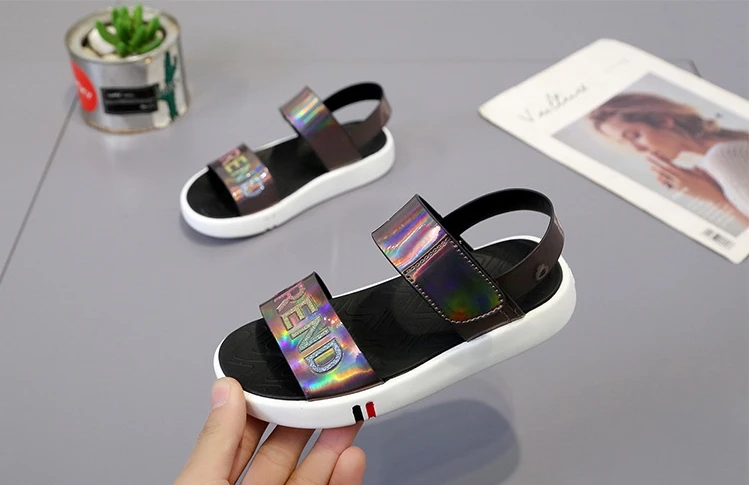 Сандалии для мальчиков и девочек г. Летняя новая Корейская версия детских повседневных сандалий с мягкой подошвой