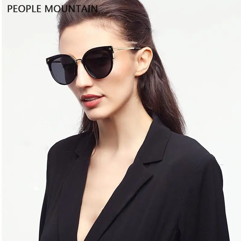 

2018 New Cat Eye Sunglasses Women Vintage Metal Rivet Design Sun Glasses Female Trendy High Quality Gafas De Sol 0932
