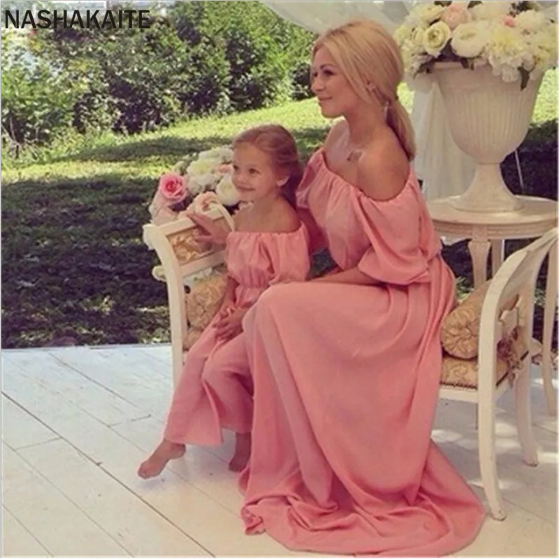 

Mom and Daughter Dress Solid Beach Boho Ciffion One Shoulder Puff Sleeve Long Dress Vestidos mae e filha Family matching Clothes
