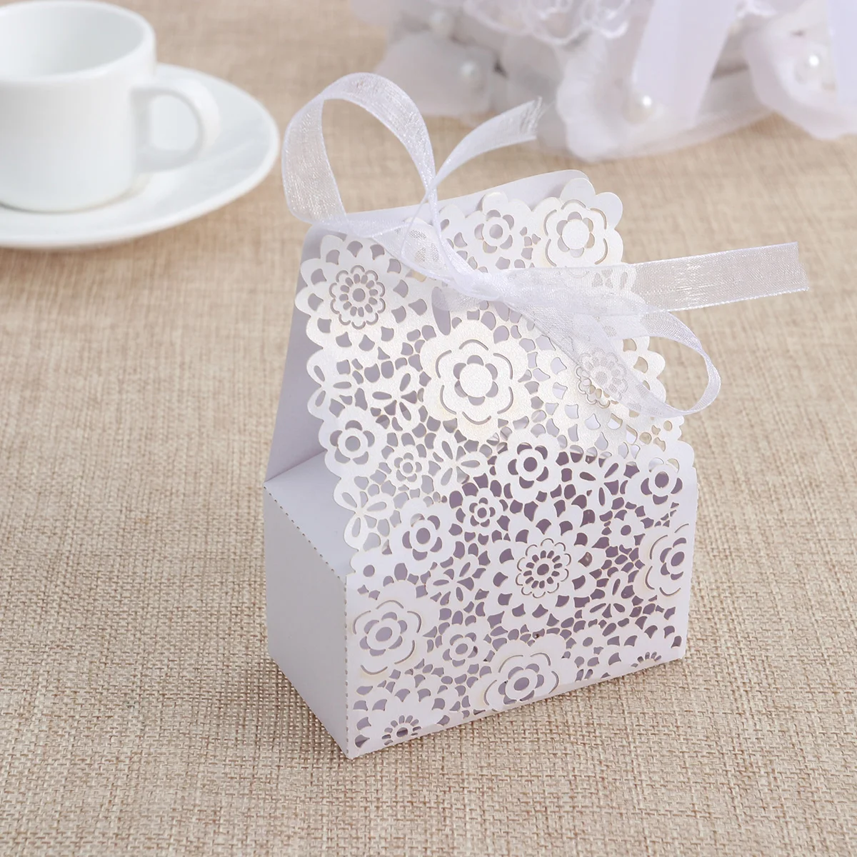 

50PCS Hollow Die-Cut Floral Favor Boxes Wedding Candy Boxes Wedding Gift Boxes - White