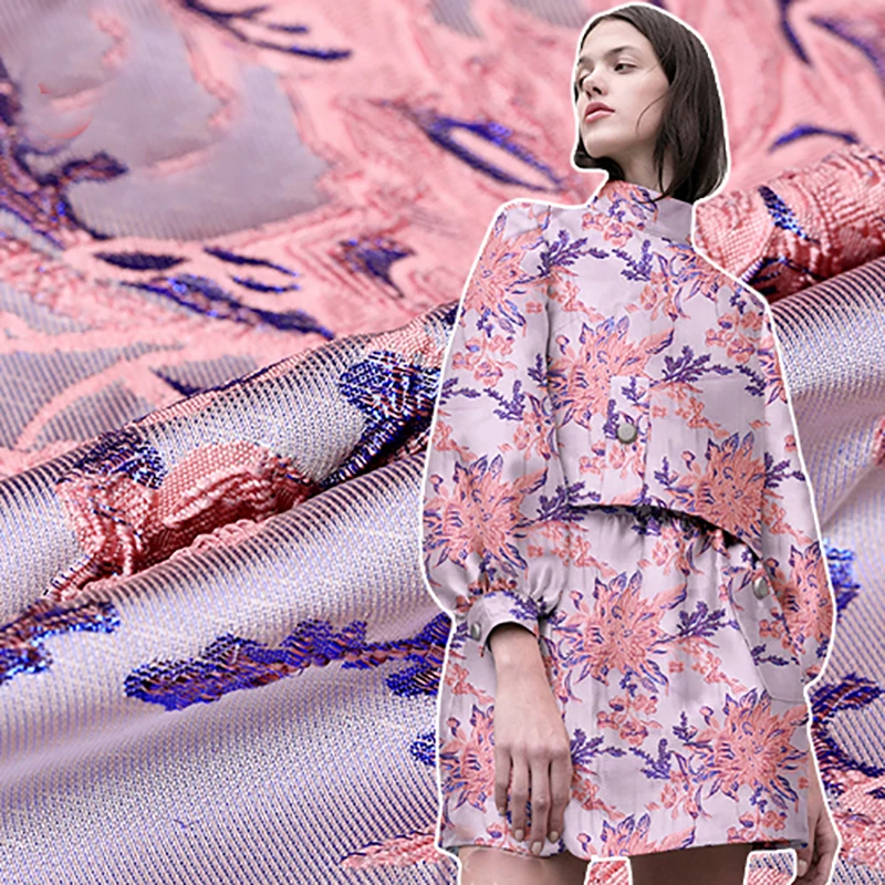 135 см ширина импортная Европейская и американская Высококачественная розовая Цветочная жаккардовая парча ткань, 3D пряжа окрашенная ткань для женского пальто, платья