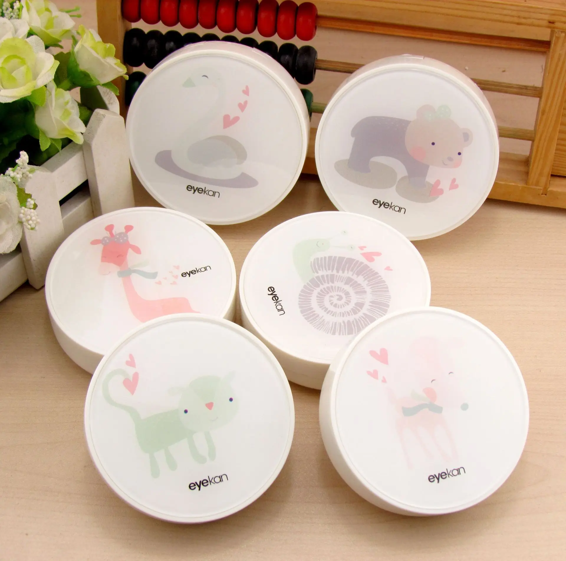 

Simple fresh Cute cartoon animal contact lens case Fashion Round convenient carrying Lenses box Nursing box 10pcs/lot 7.5*2.5cm