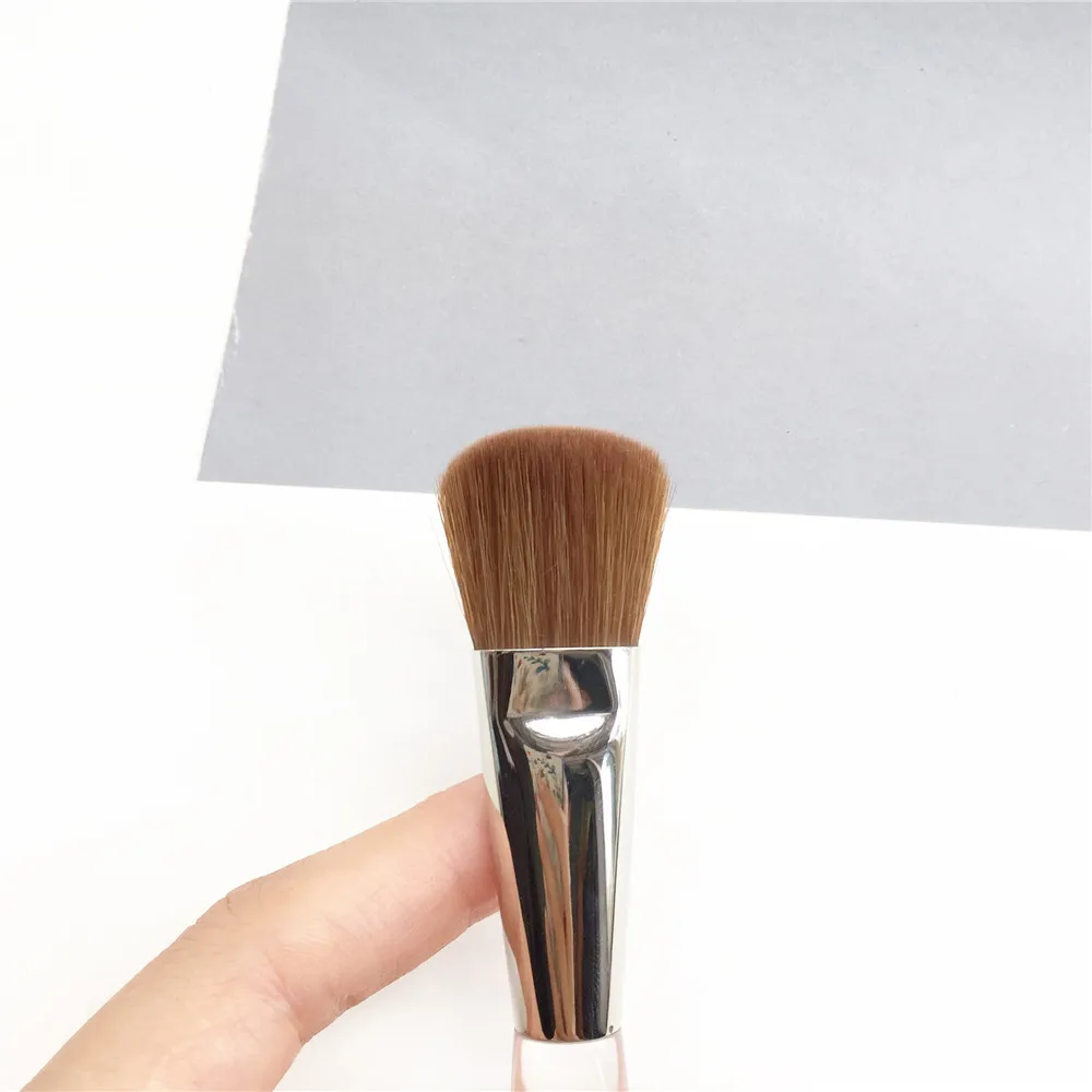 Trish McEvoy Foundation Brush 55 Deluxe Blender _ 7
