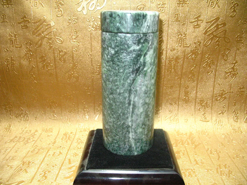 

Exquisite Chinese jades cup beautiful natural color handmade tea Water Cup.