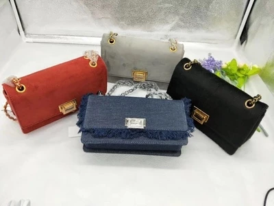 

Metal chain flip shoulder bag 2018 new autumn and winter handbags simple wild chain small square package Europe and the United S