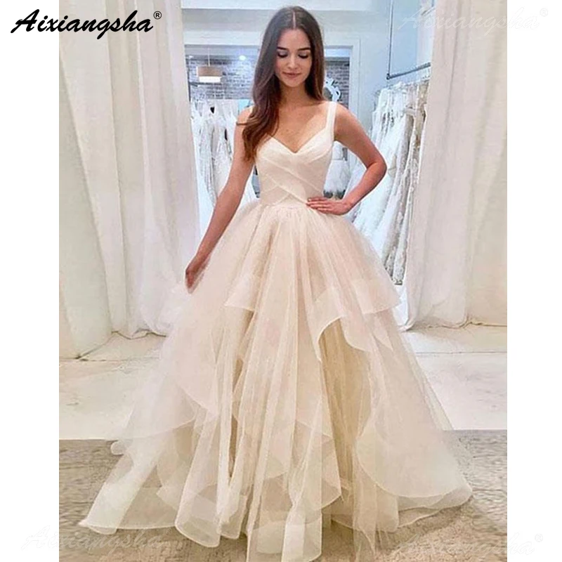 

Beautiful V-Neck Hand Made Princess Wedding Gown Sleeveless Organza Bride Dress Light Champagne Wedding Dress 2019