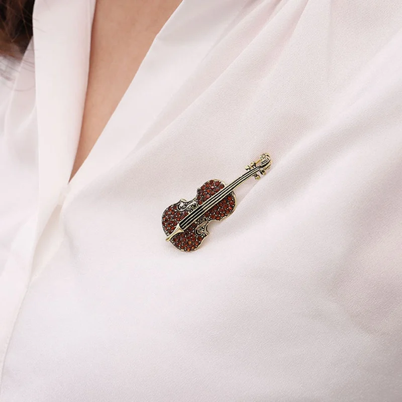 

1PCS Fashion Jewelry Guitar Brooch For Women Lapel Pins Violin Broach Beautiful Rhinestone Broches Musical Instrument Music Xmas