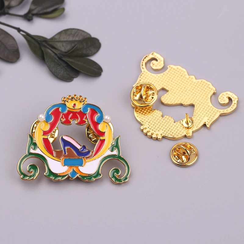 

Chapas Broches Pins Alice in wonderland Pins Metal Enamel Pin Brooches for Women Rabbit, Broom, High Heels Clothes Accessories