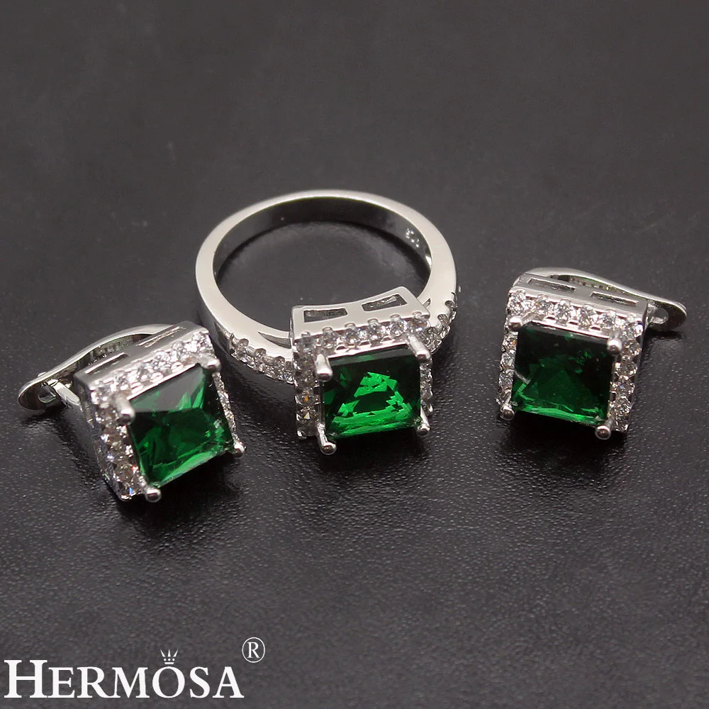 Комплект женских ювелирных изделий Hermosa Pretty серьги гвоздики серебристого цвета
