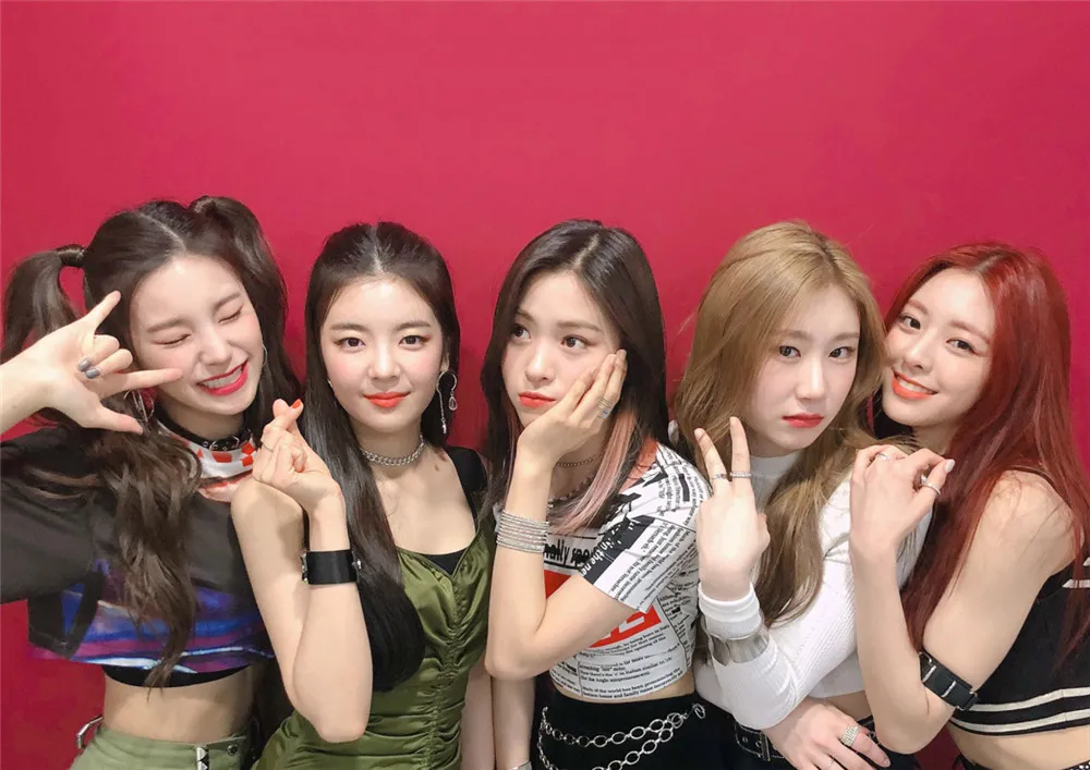 ITZY Kpop плакаты корейские певцы белая бумага с покрытием печатает четкое изображение украшения дома