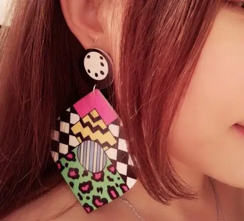 

2018 new fashion punk rock simple style totem camouflage drop earrings for girl women party jewelry geometric colorful earrings