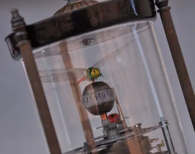 Коллекционные декоративные медные резные часы со стрекозой и божьей