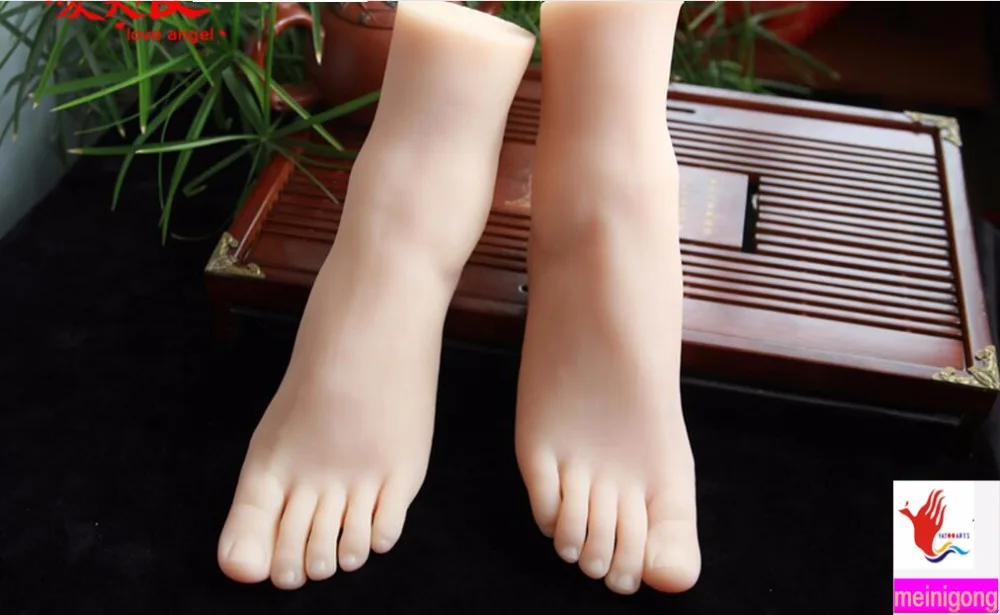 Sexy Girl's Silicone Feet Sex Toy Foot Fetish Toys Porn Real Skin Sex Dolls Realistic Silicone Solid Foot For Men