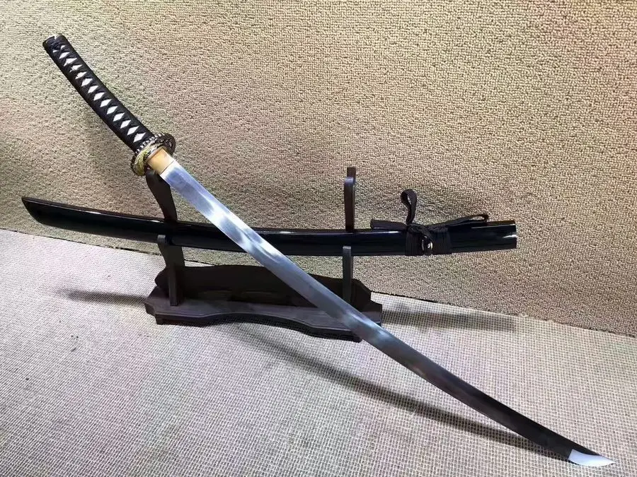 385