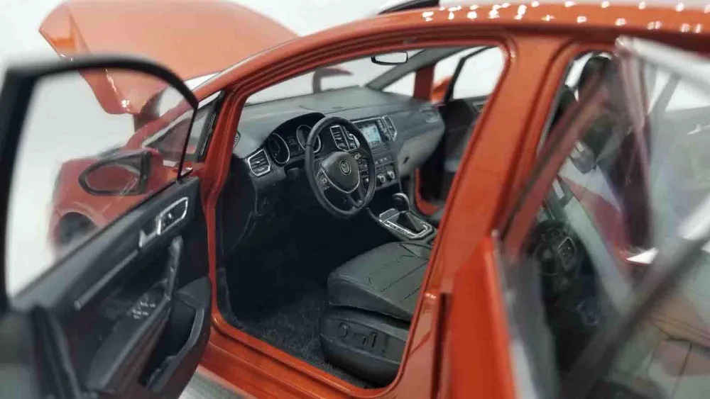 1:18 литья под давлением модели для Volkswagen Golf 7 Sportsvan 2016 универсал редкий сплав игрушечный автомобиль миниатюрный Коллекция спортивных Ван MK7