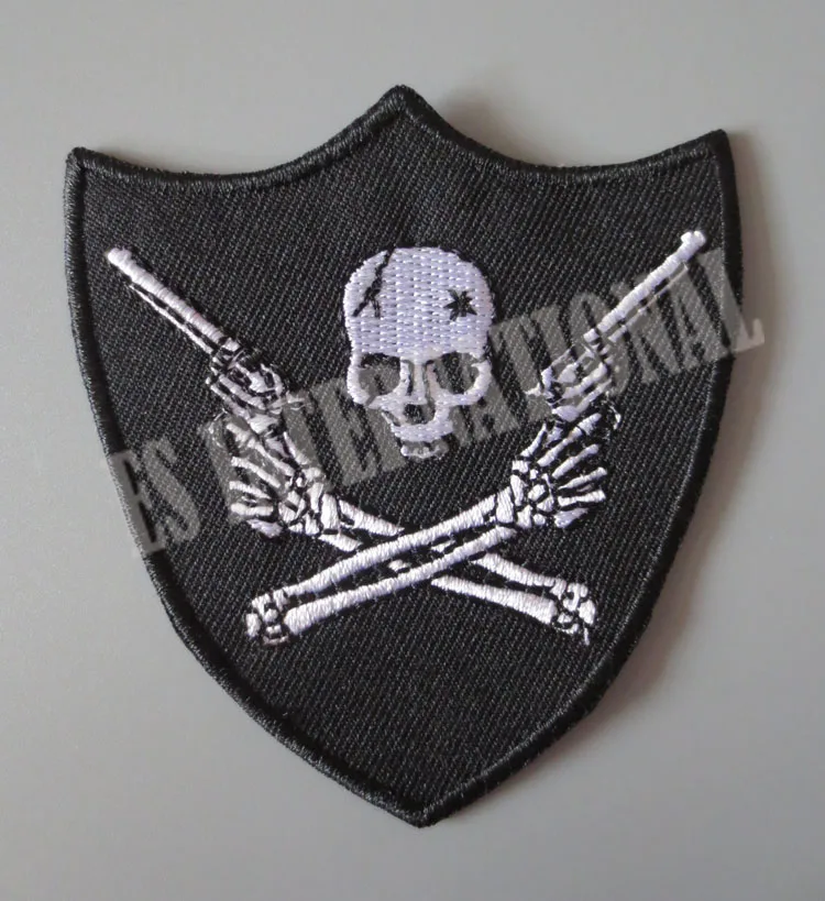 

Small skull with two guns ghost Exquisite Embroidry Patches for Jacket Back Vest Motorcycle Club Biker DIY 7.3*7.8cm