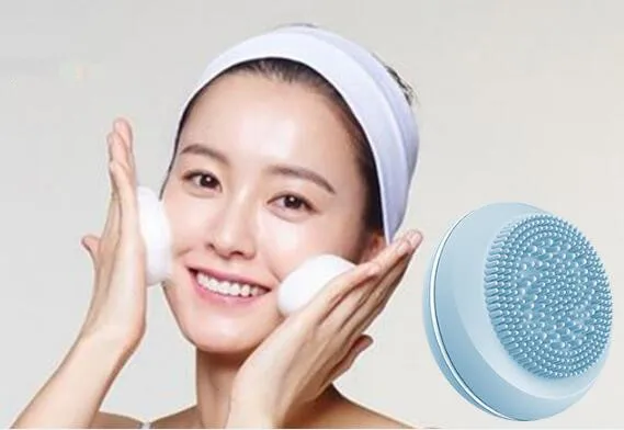 

Mini silicone cleanser, vibration, waterproof, rechargeable pores cleaning instrument with lights wash face machine