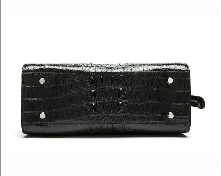 Рисунок 6 - Женская сумка через плечо из 100%