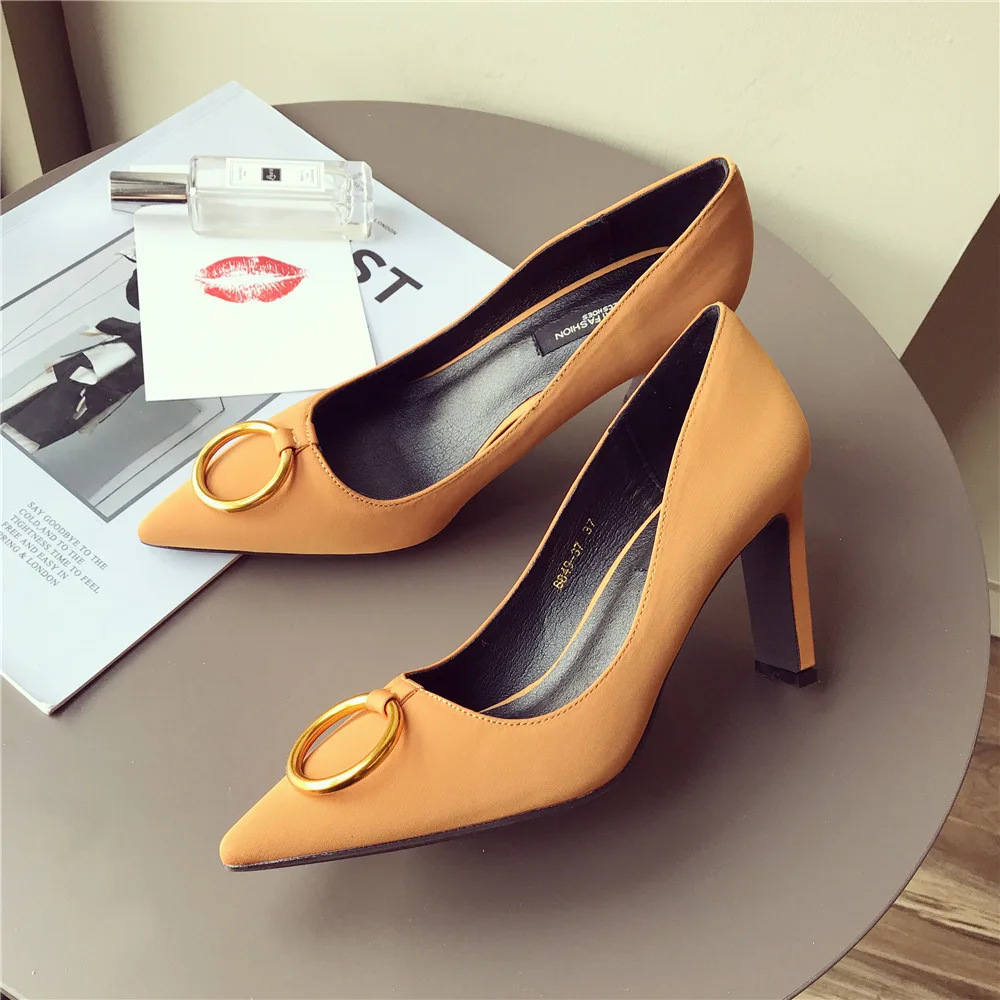 

Fashionable metal ring pointed rough with women's shoes Spring 2018 new single-size small size shallow mouth work high heels