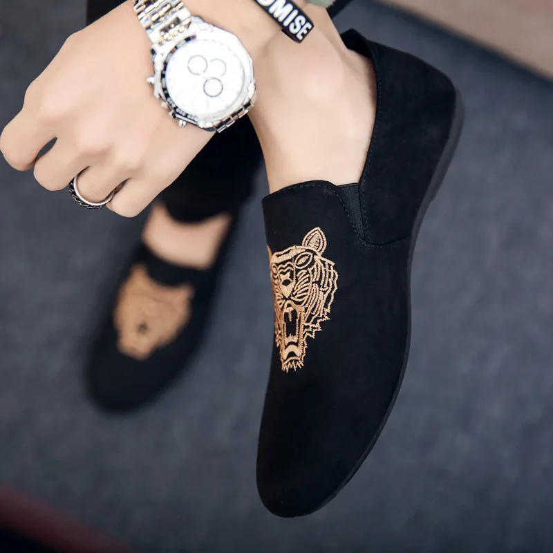 

2018 mens casual loafers shoes breathable light fabric fashion animal prints leopard black gray blue flat with cheap male shoes