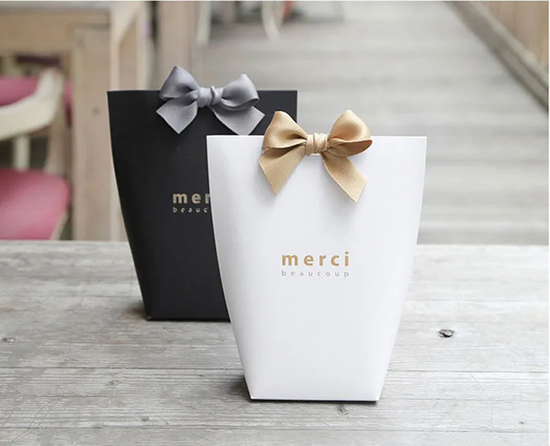 5pcs Upscale Black White Bronzing "Merci" Candy Bag French Thank You Wedding Favors Gift Box Package Birthday Party Favor Bags