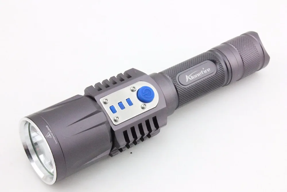

With USB charging output port Power display XML-L2 glare flashlight long-range can be directly charged