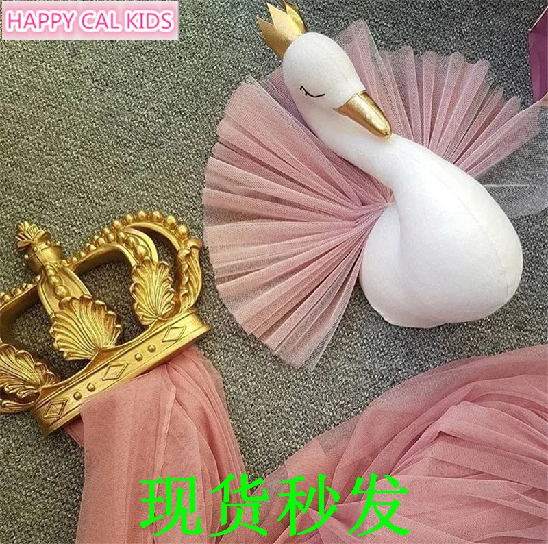 

Cute 3D Golden Crown Swan Wall Art Hanging Girl Swan Doll Stuffed Toy Animal Head Wall Decor For Kids Room Birthday Gift