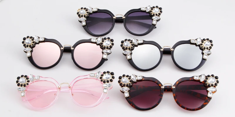 WHO CUTIE негабаритных барокко кошачий глаз солнцезащитные очки для женщин бренд Ретро Винтаж Стразы Алмаз Cateye Солнцезащитные очки оттенки OM577